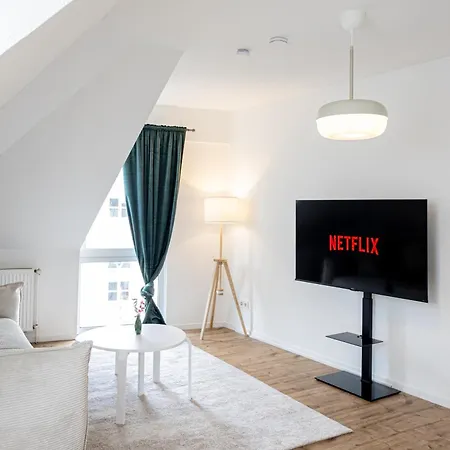 Helle Und Moderne In شقة