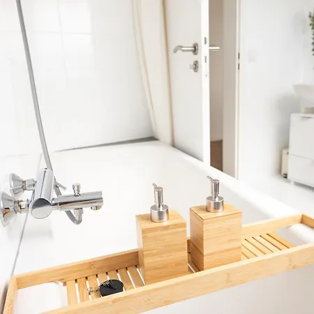 アパート Helle Und Moderne In ウンナ