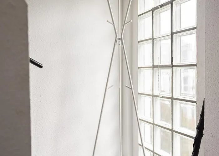 Helle Und Moderne In