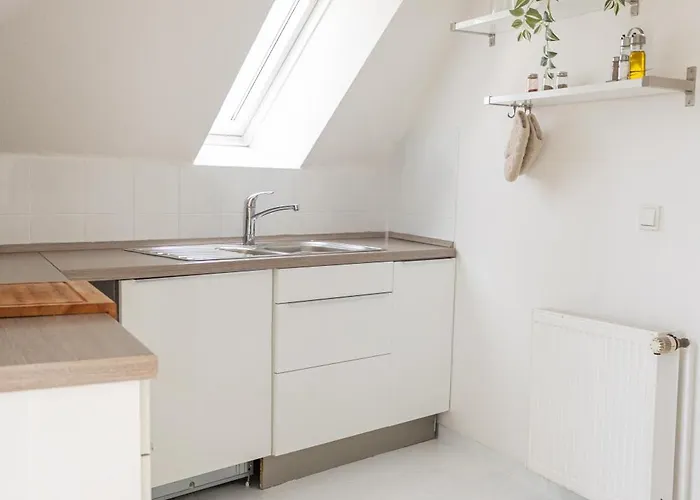 Helle Und Moderne In *